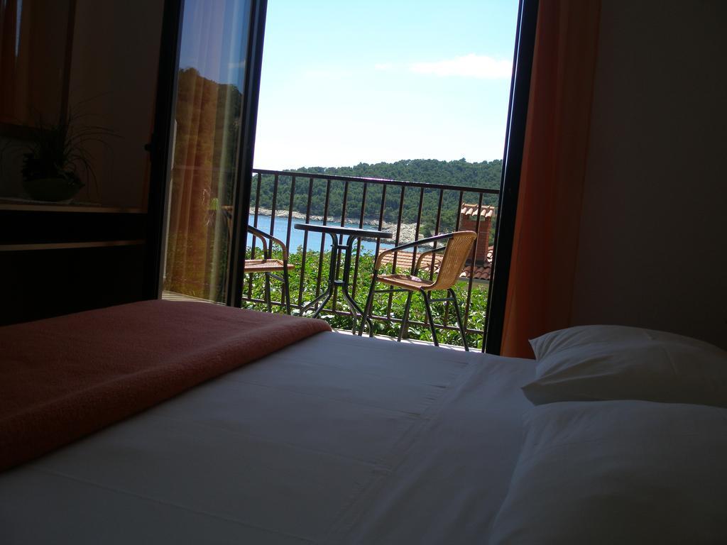 Hotel B&B CHAMBERLAIN Milna  Zimmer foto